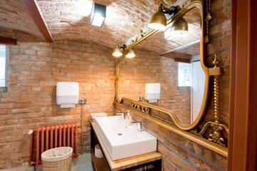 Фотографии Отели типа «постель и завтрак» Salon Win Wine Bar & Apartments г. Ясло (Польша) №5 Фото Отели типа «постель и завтрак» Salon Win Wine Bar & Apartments г. Ясло 5